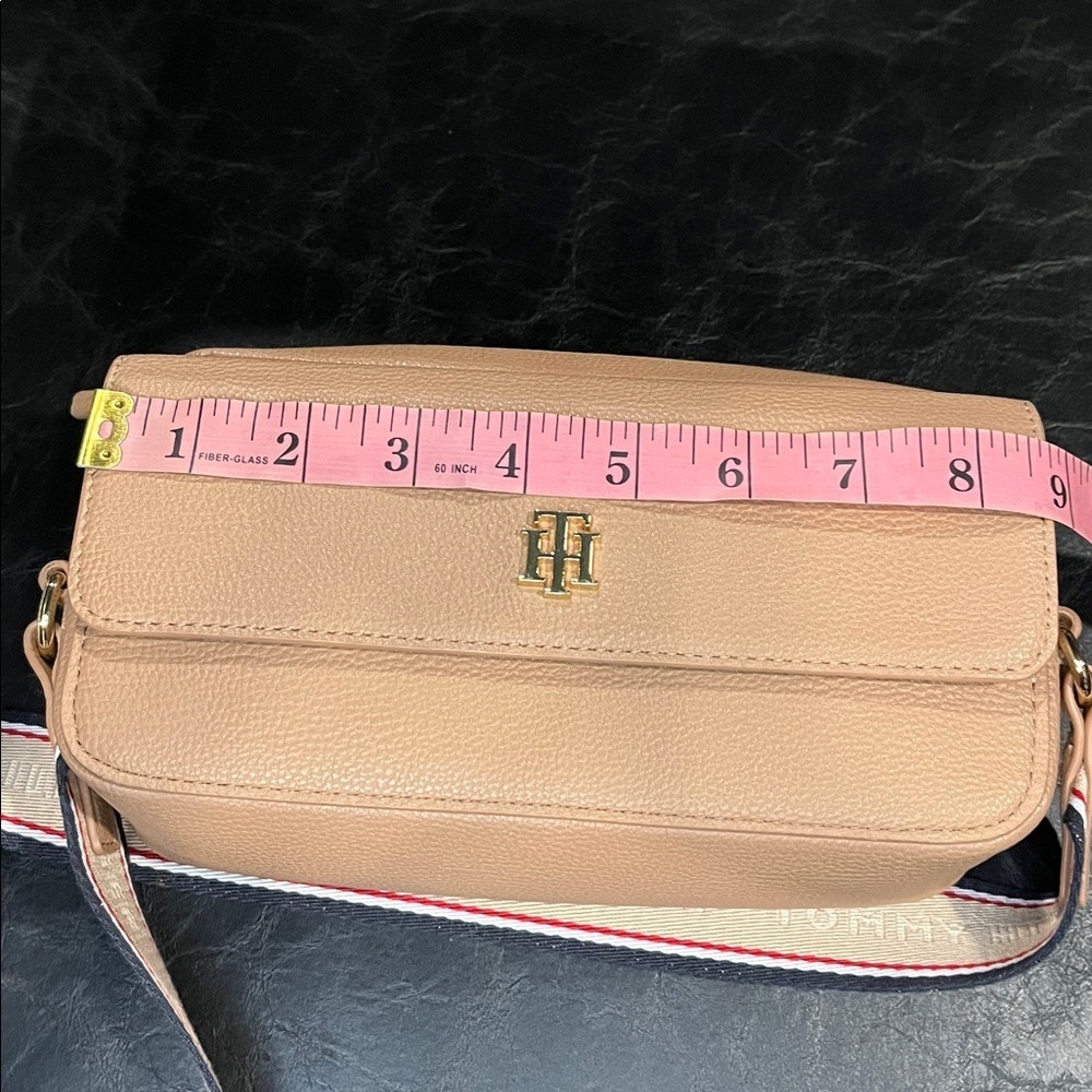 Tommy Hilfiger Kiara II Flap Camera Crossbody – Tan | New Without Tags - Picture 10 of 12